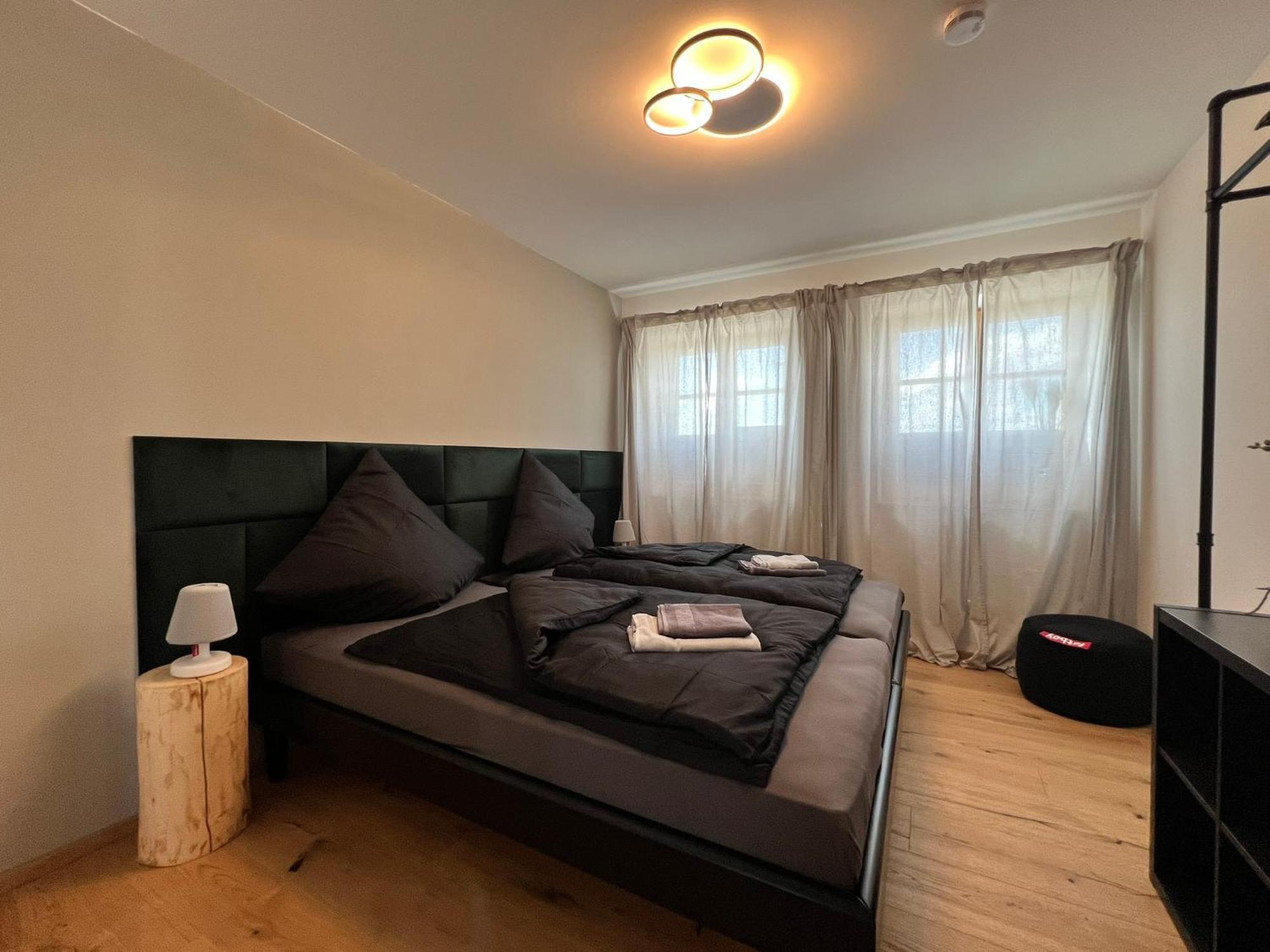 Stay Nice Apartments Dorfen Naehe Muenchen Jacuzzi Grillkota 75 Zoll Tv Bagian luar foto